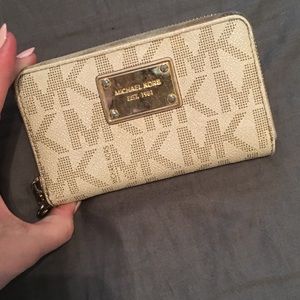 Michael Kors Wrist Wallet